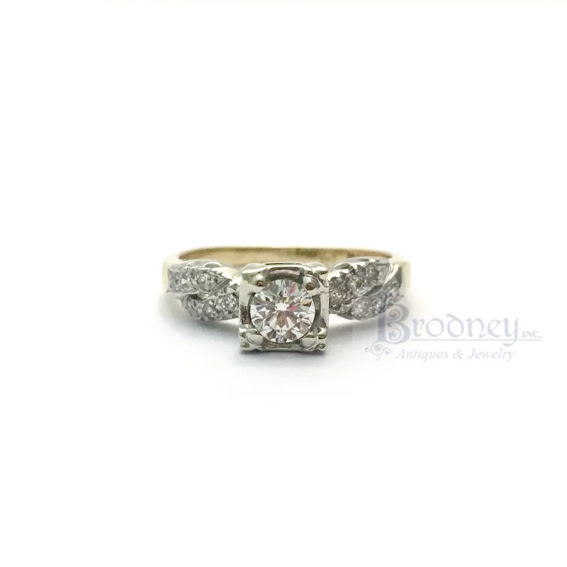 14 Kt Gold and Brilliant Cut Diamond Engagement Ring