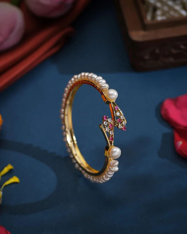 Adhira Toggle Bangle