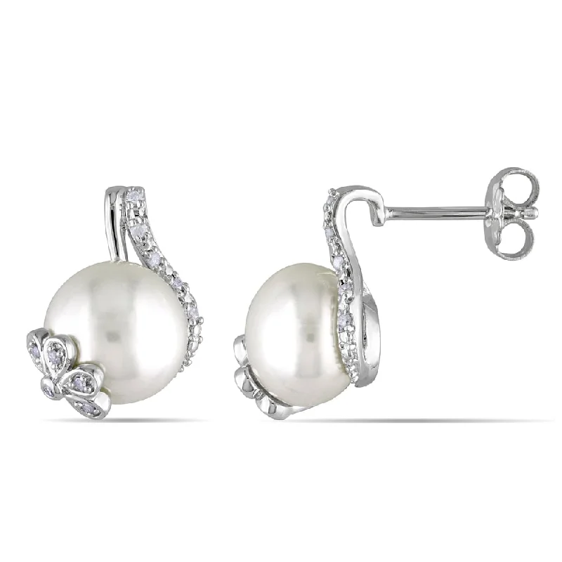 Miadora Sterling Silver White Pearl and 1/10ct TDW Diamond Stud Earrings (H-I, I2-I3)